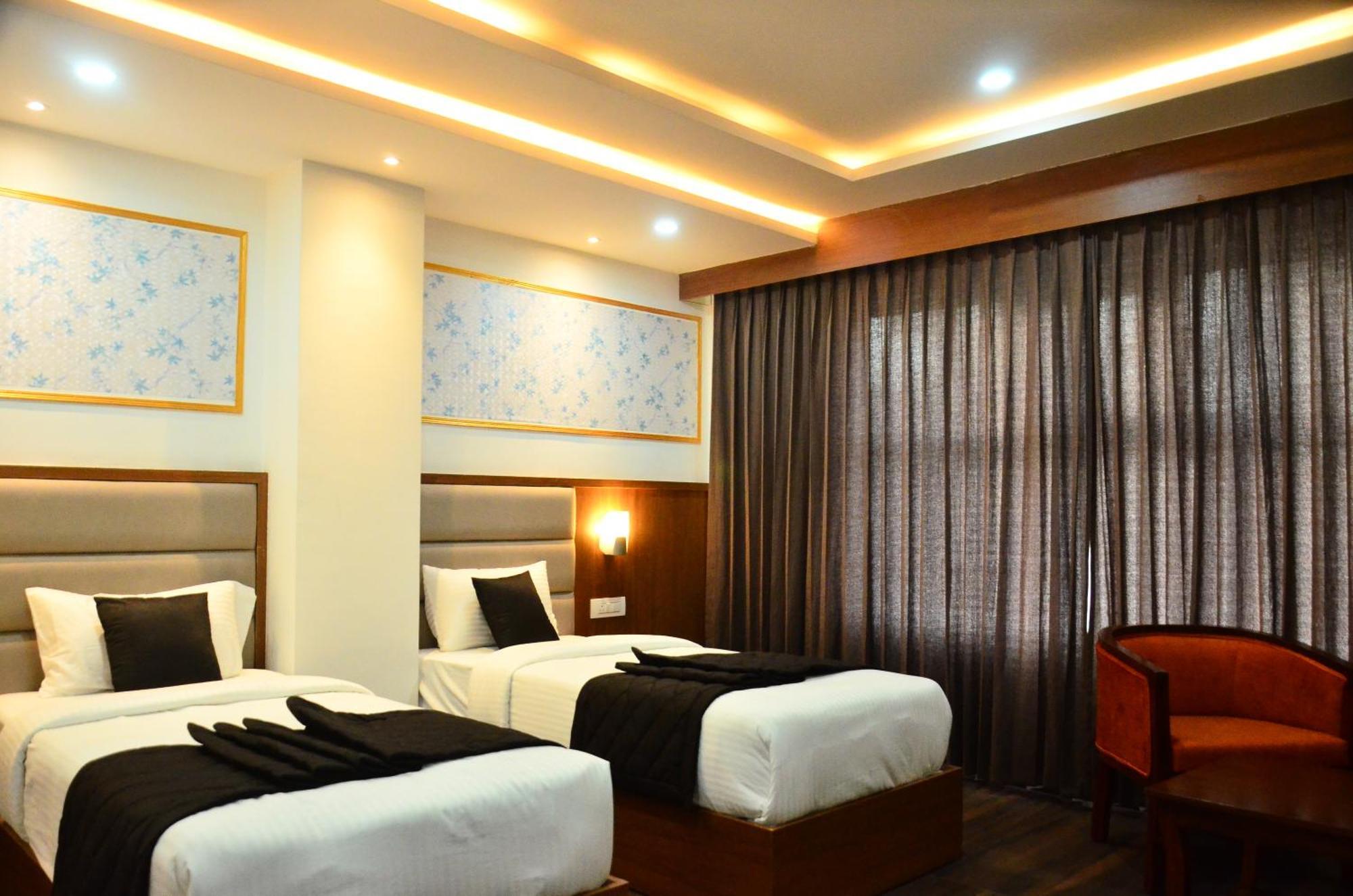 Hotel Eyrie Nest Bangalore Esterno foto