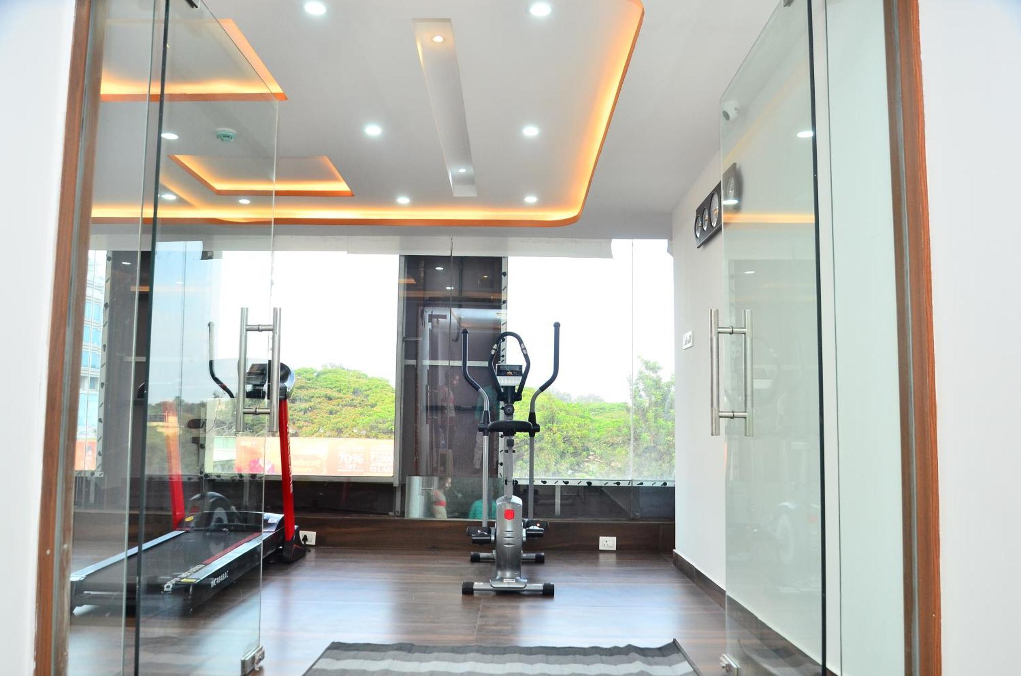 Hotel Eyrie Nest Bangalore Esterno foto