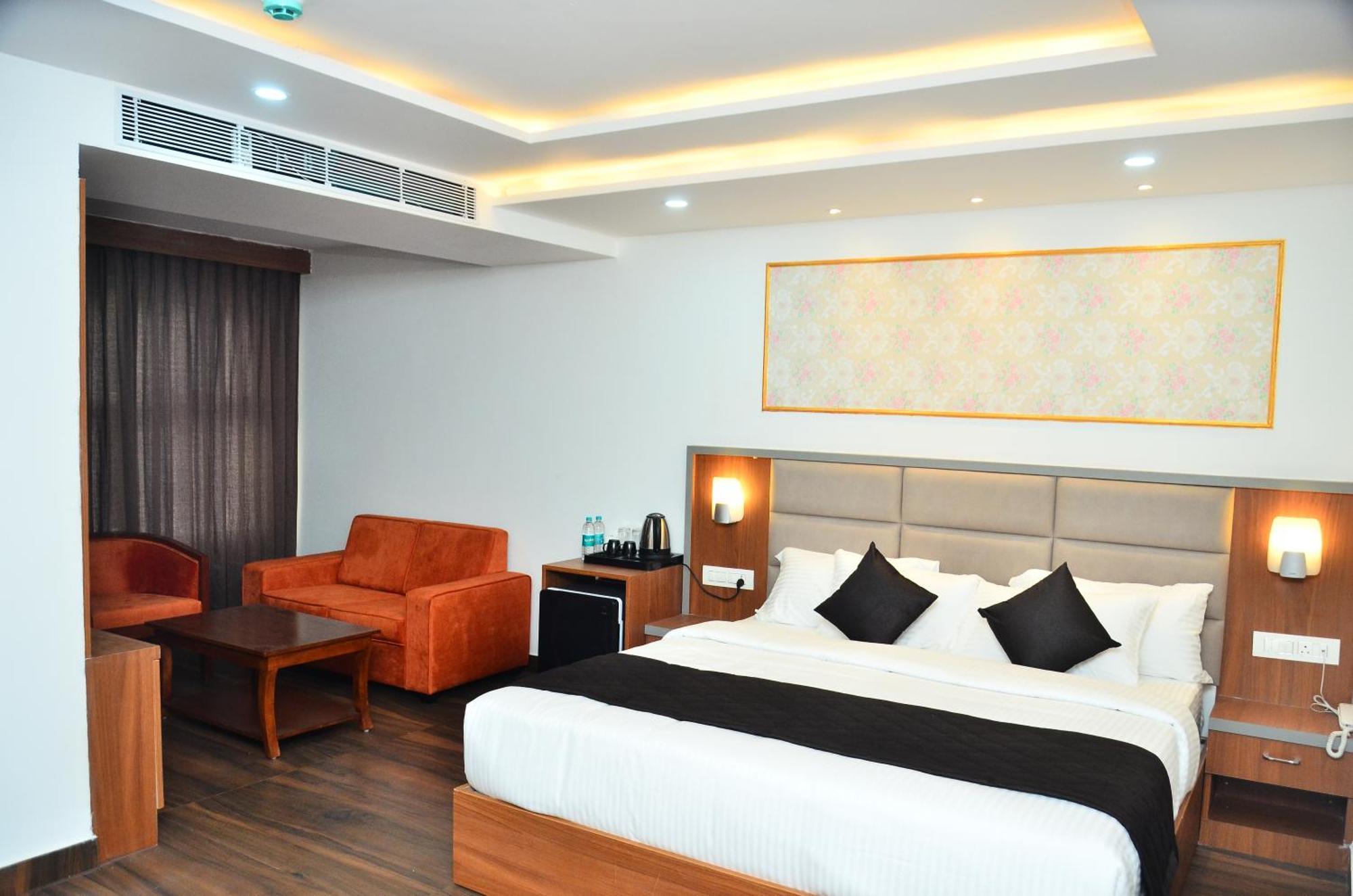 Hotel Eyrie Nest Bangalore Esterno foto
