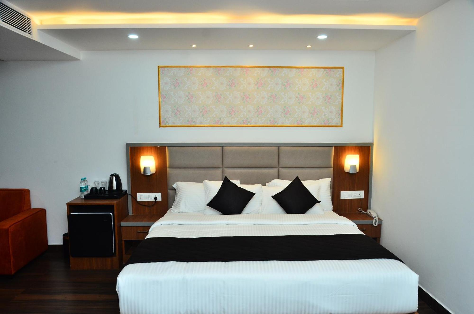 Hotel Eyrie Nest Bangalore Esterno foto