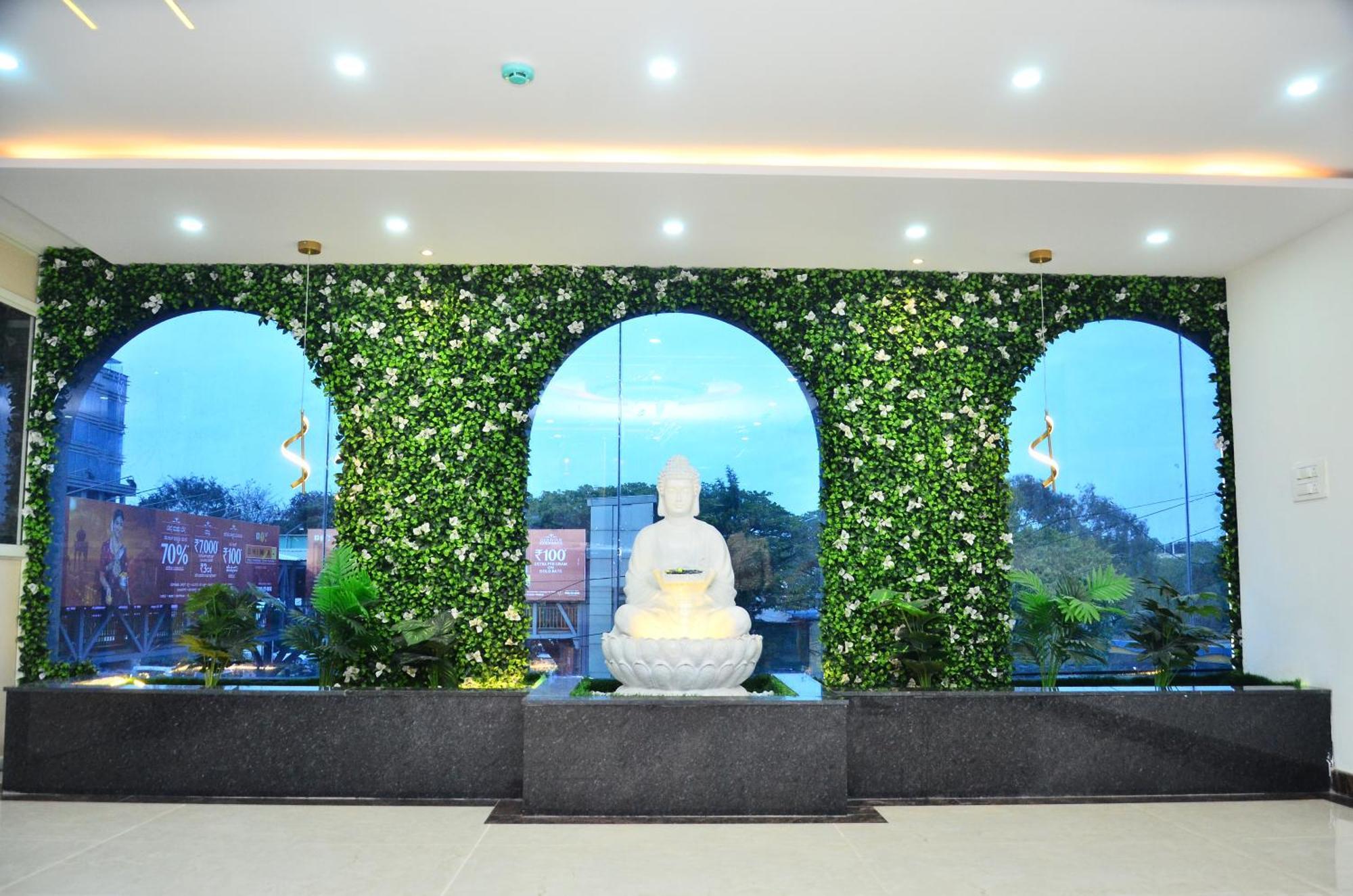 Hotel Eyrie Nest Bangalore Esterno foto
